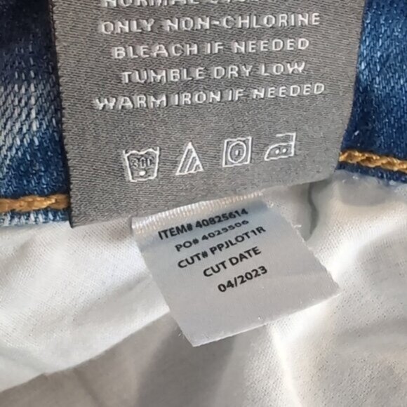 NEW Torrid Perfect Wide Leg Vintage Jeans Size 16 Vintage Stretch Ripped Knee - Picture 14 of 15